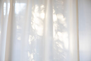 静かな時間が息づく写真の世界へ──徳永 彩 写真展「HER WORLD」