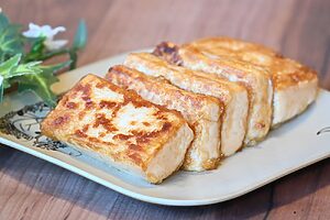 全く崩れていない豆腐ステーキ。おいしくできました