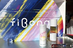 資生堂史上最高濃度のグリシルグリシンを配合した美容液「フリュイドセラム」（2,700円）