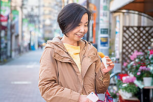 現金とコード決済は使い分けて