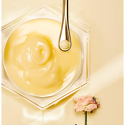 【きれいの新常識】ロングセラーには理由がある。ローヤルゼリー最新コスメ事情〈2026年春篇〉