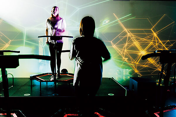 暗闇トランポリン、金箔貼り、プライベートメイクセッション──“課金”する価値ある体験6選【買ってよかったもの2025 体験部門】