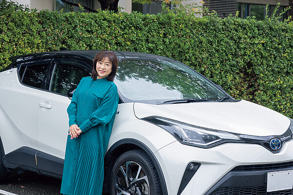 松本明子さんの愛車「C-HR（トヨタ）」──私たち世代が乗りやすいのは？ 愛車の魅力をお話しします