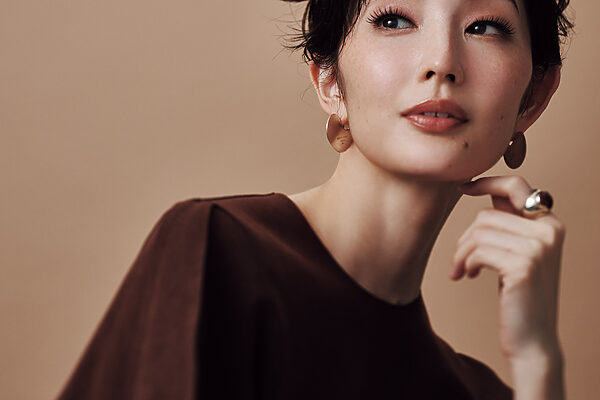 【レイナの大人の簡単・きれい・メイク術】どんな目元も変わる、アイラッシュ