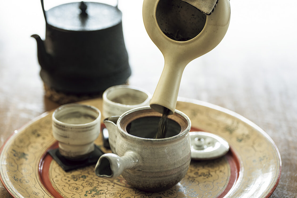 緑茶を自宅でほうじ茶に──松田美智子の「くらしの歳時記」 | フード