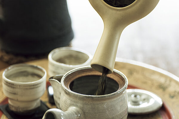 緑茶を自宅でほうじ茶に──松田美智子の「くらしの歳時記」