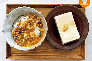 ・納豆（納豆とねぎ）　・卵　・白米　・豆腐<br> 食欲も時間もないので、超簡単メニューに。<br> ➡23.8g