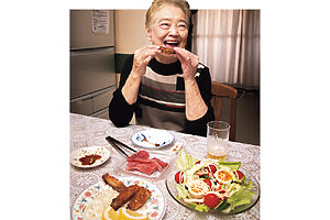 90歳でも華麗にバタフライ！ スイマー米沢祥子さんの世界記録を支える食卓を拝見