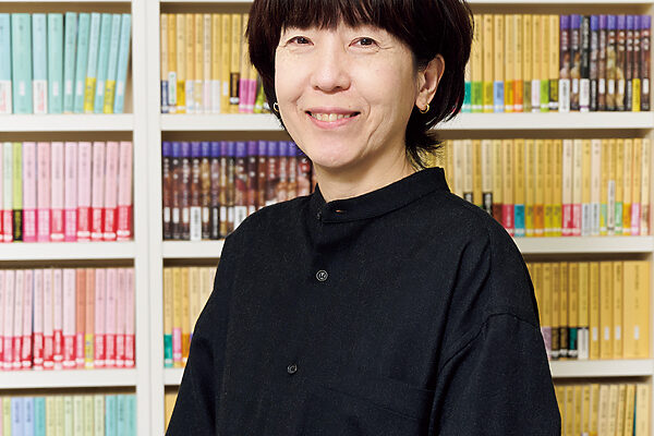 『カフェーの帰り道』著者 嶋津 輝さんインタビュー ──「人間と日々の暮らしを、みちみち描きたい」