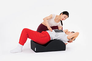 エッセイストのしおやまほさんが試すのは「フレックスバレル®くじら型」