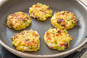 （5）焼き色がついたら裏返し、両面をこんがり焼く