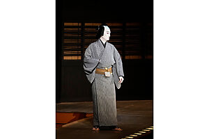 『梅ごよみ』の色男、丹次郎役の隼人さん©松竹