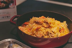 「シュークルート　ストロベリーマスタードを添えて」