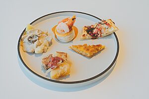 地域の個性が光るメニューを食べ比べ