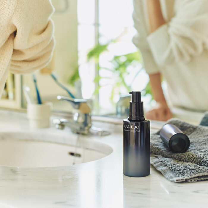 胎脂由来の深化した潤いが、私たちの肌を成長させる！──倉田真由美の「キレイを育む私的名品」