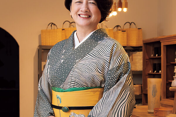 「TZEN」「ATELIER MATCHA」代表・長尾千登勢さんの着物の時間──伝統と現代。二つのお茶を、二つの着物スタイルで行き来して