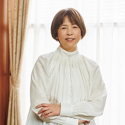 『晴れの日の木馬たち』著者 原田マハさんインタビュー ──「大切なのは続ける力ではなく、やめない力」