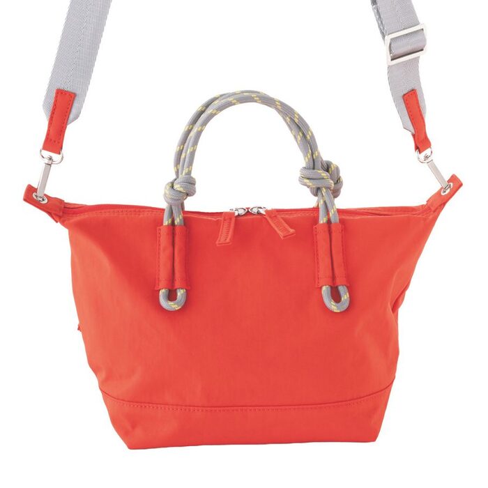 おしゃれで軽くて機能的──ちょっとした外出はこれひとつで！ “小さめバッグ”決定版