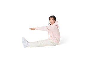 《筋力テスト》仰向けから手を使わずに起き上がる。勢いをつけずに上がれる？