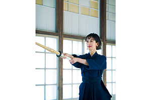 中学生時代に行っていた剣道を30年ぶりに再開した、アロマセラピストの大橋マキさん