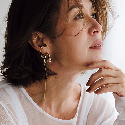 今の年齢だからこそなじむ輝き。ジュエリーのもっと素敵なつけ方