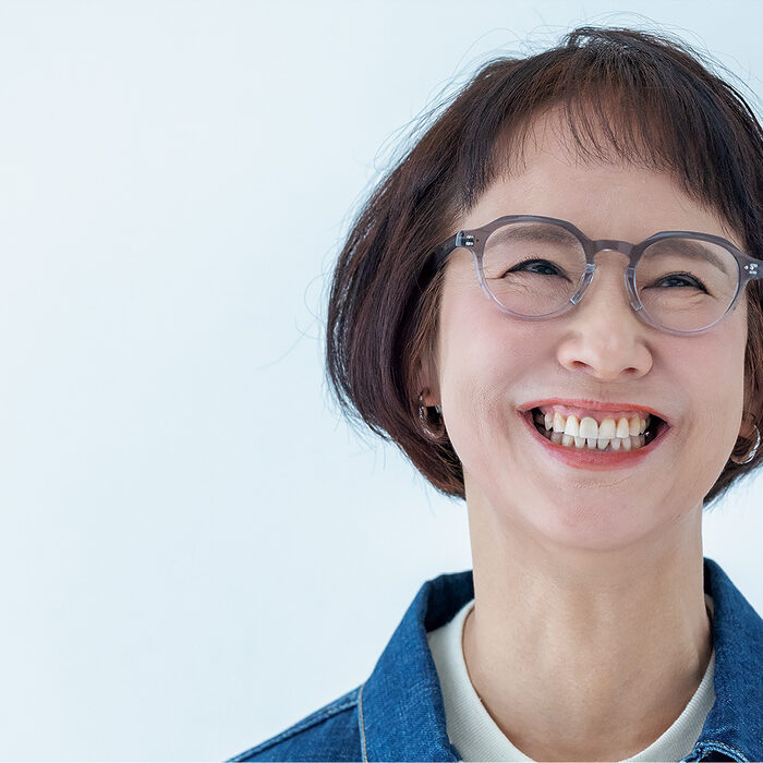 個性キラリ、おしゃれなメガネ──顔になじみやすい「定番タイプ」から賢く選ぶ