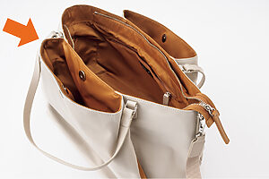 メイン収納のほか、本体の両側に大きめのポケットが付いているのがポイント