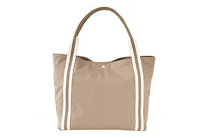 バッグ H28.5×W（上部）40×（下部）33×D13cm 640g 1万6500円（トプカピ／クリケットウェブ mail:contact@cricket-online.jp）