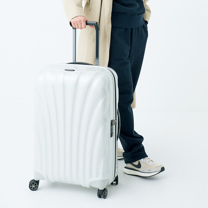 2泊以上の旅ならこれ！ 多機能キャリーケース──大沼こずえの「ずっとの、おしゃれ」