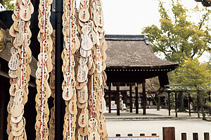 武将が所在を示す目印とした馬印、秀吉のひょうたんは絵馬にもなっている