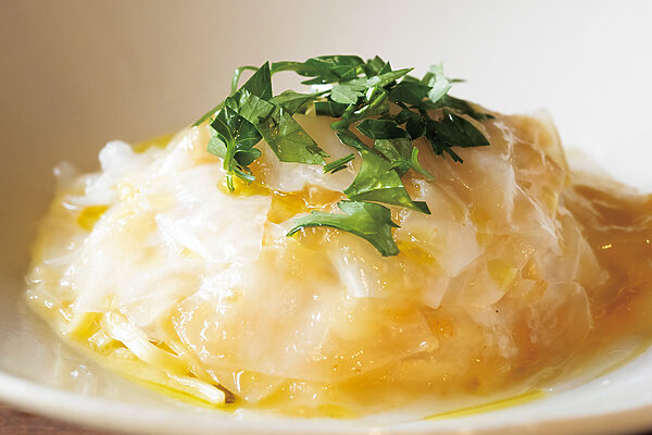 Snnのソデイカと塩レモンの魚醬バター／キャピタル東洋亭本店の百年洋食ハンバーグステーキ──京都の食を愛するエディター・長瀬 緑さん、「グランマ ママ ドーター」デザイナー・宇和川恵美子さんの、絶対食べたいこのひと皿