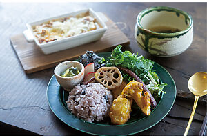 旬の野菜をたっぷり使用したランチ3,000円。体になじむおいしさ