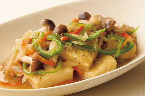 納豆×わかめ、ヨーグルト×ケール、高野豆腐×しめじ──たんぱく質×栄養素で効率的に体幹を強くするレシピ4選