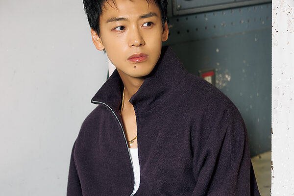 竹内涼真さんが語る、ミュージカル『奇跡を呼ぶ男』──好きなことや楽しいと思うことに取り組んでいきたい