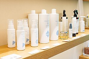 介護ケアプロダクトシリーズ「メソワン（Mesoins）」も取り扱っている