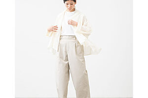 縦長ラインでサッと羽織るだけでスタイルよく見えるのもうれしいポイント