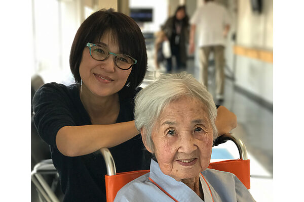 新田恵利の看取りの話 Vol.1——私が経験した3.5回の介護を振り返って気がついたこと