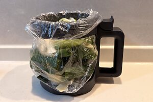 ＜乾燥前＞ホルダーがそのまま生ごみ入れになる