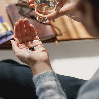 疲れ目、乾き、ぼやけの放置は厳禁。今すぐ保湿＆栄養補給を──倉田真由美の「キレイを育む私的名品」