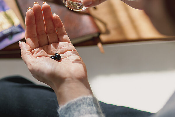 疲れ目、乾き、ぼやけの放置は厳禁。今すぐ保湿＆栄養補給を──倉田真由美の「キレイを育む私的名品」