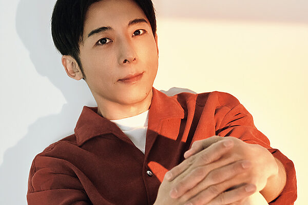 【俳優・高橋一生さんに聞いた】出会う前に夫婦になった不器用な男女の心の邂逅──映画『ラプソディ・ラプソディ』