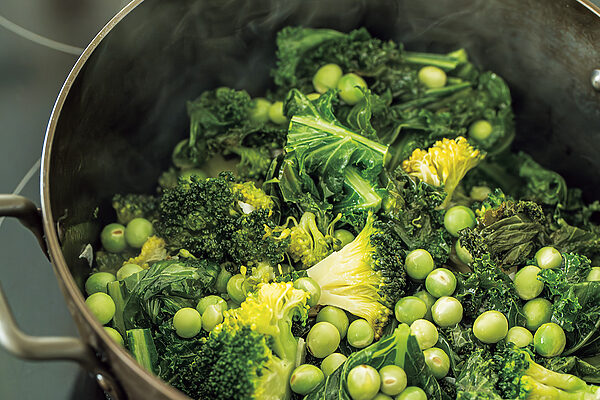 春野菜のコンフィ──松田美智子の「くらしの歳時記」