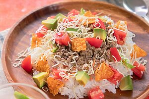 「アジアングルメ紀行 グリーンカレールウ」を使った「グリーンカレータコライス」　※調理例