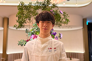 「銀座レカン」料理長 杉田周人さん。フレンチの基本である手をかけたソース作りを大切にしつつ、日本食材との完璧な調和を生み出す才能あふれる料理人