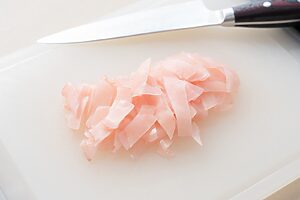【ぐっち夫婦のお酒とおつまみ】トマトと新しょうがのフレンチ和え×ノンアルコール スパークリングワイン
