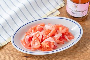 【ぐっち夫婦のお酒とおつまみ】トマトと新しょうがのフレンチ和え×ノンアルコール スパークリングワイン