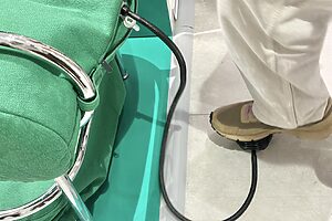 空気注入にかかる時間は、「背もたれ部分がだいたい音楽1曲分、腰掛ける部分で音楽2曲分くらいかな？」とミカエルさん