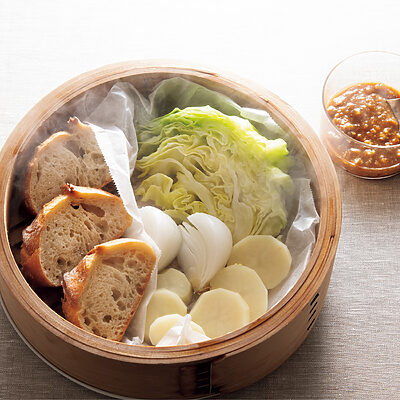 【料理研究家・今井亮さんの蒸籠レシピ③】パンや豆腐などの食材も、蒸して引き出す未知の味わい
