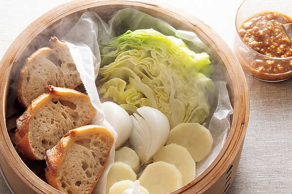 【料理研究家・今井亮さんの蒸籠レシピ】パンや豆腐などの食材も、蒸して引き出す未知の味わい
