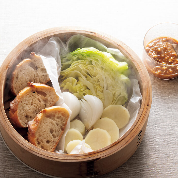 【料理研究家・今井亮さんの蒸籠レシピ③】パンや豆腐などの食材も、蒸して引き出す未知の味わい